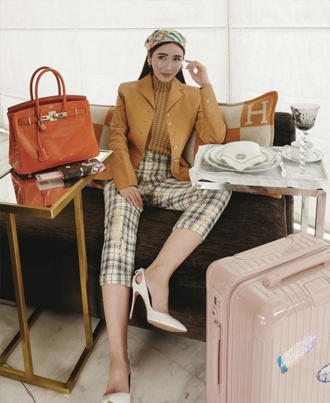 Trên trang cá nhân, nữ đại gia Jamie Chua gây chú ý với hình ảnh cuộc sống xa hoa, hàng hiệu đắt tiền.