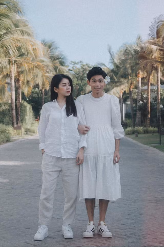 Trong một lần chia sẻ với báo chí, nữ DJ có chia sẻ rằng Hồng Thanh không phải gu của cô, nhưng có lẽ vì chữ duyên mà họ thấy được là chính mình, luôn cười hết cỡ khi ở cạnh nhau. "Tương lai không ai biết trước nhưng hiện tại, anh Thanh là một phần cuộc sống của tôi", cô nói.