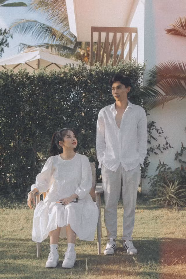 Được biết đôi trai tài gái sắc gặp nhau lần đầu tiên hồi tháng 3/2020 và nên duyên sau đó không lâu.