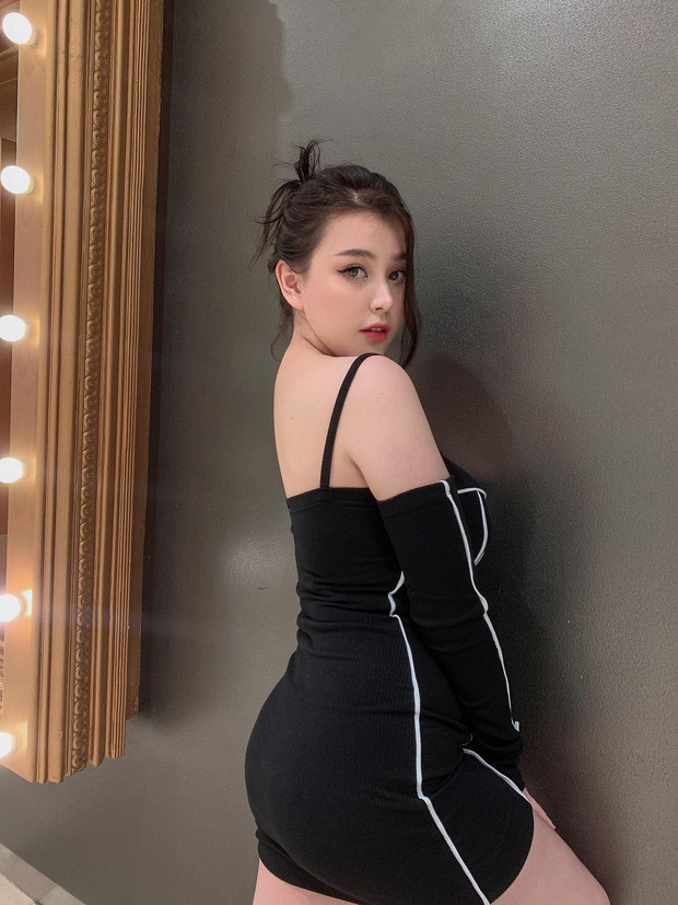 Tuy chỉ mới 19 tuổi nhưng hot girl lai Việt - Mỹ này đã sở hữu nhan sắc và body "mặn mà" không thua bất cứ người đẹp nào. Ảnh: FBNV