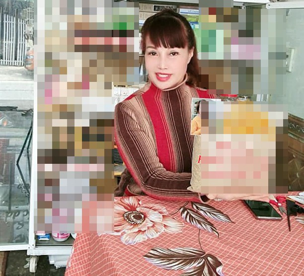 Thế nhưng khi đến hiện tại đã trôi qua gần nửa năm nhưng gương mặt của chị Sao vẫn lệch về một bên trong hình ảnh mới đây.