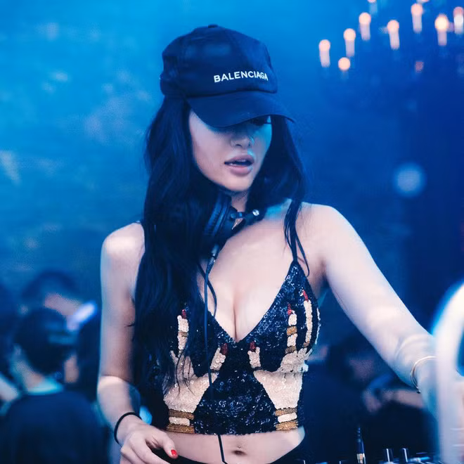 Nu DJ goc Viet goi cam gay choang voi cuoc song xa hoa