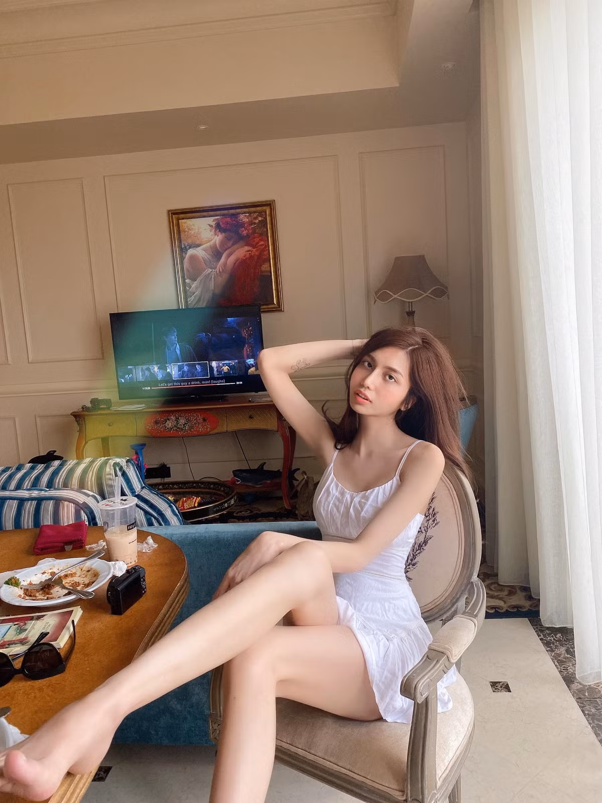 Khánh Vân có vóc dáng gợi cảm và mềm mại chẳng khác nào "con gái xịn".