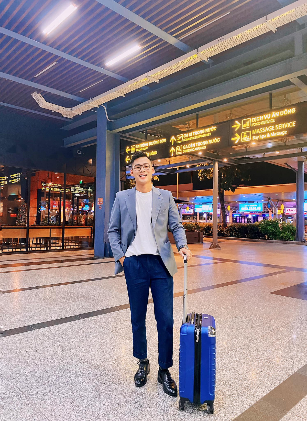 Hiện tại, ngoài vai trò người dẫn chương trình ở VTV, Hoàng Hùng còn sở hữu một trung tâm cải thiện giọng nói khá có tiếng và được nhiều bạn trẻ theo học.