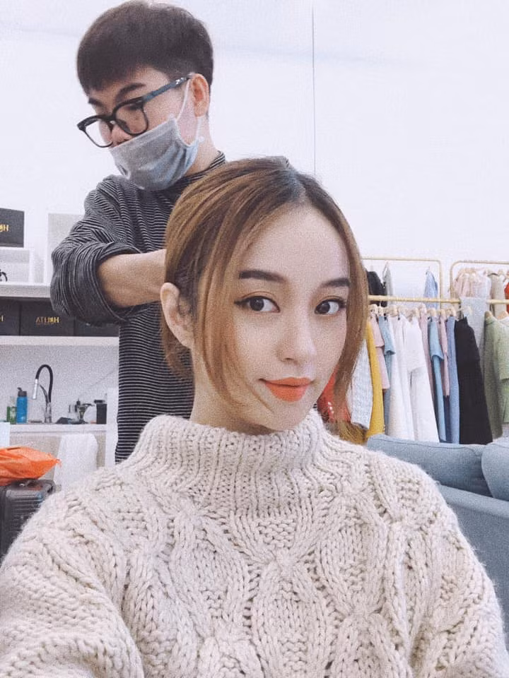 Trước đó, hot girl Mi Vân cũng từng nhiều lần khiến dân mạng đứng ngồi không yên với những khoảnh khắc xinh đẹp của mình.