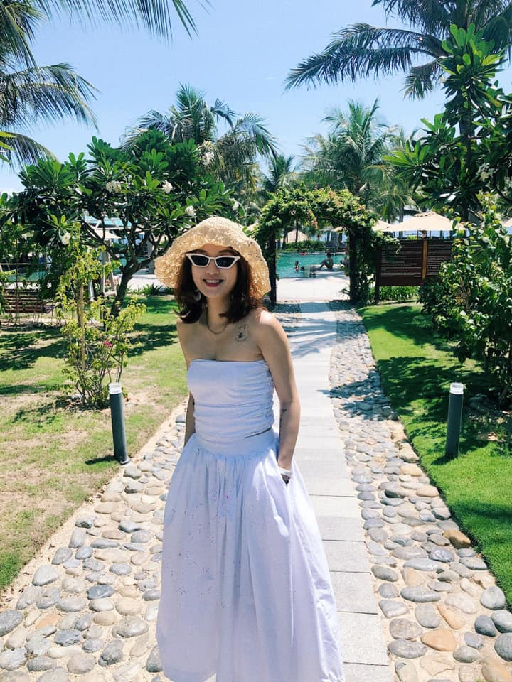 Hiện tại, cô đang hạnh phúc với cuộc sống hôn nhân viên mãn cùng 2 con xinh xắn.