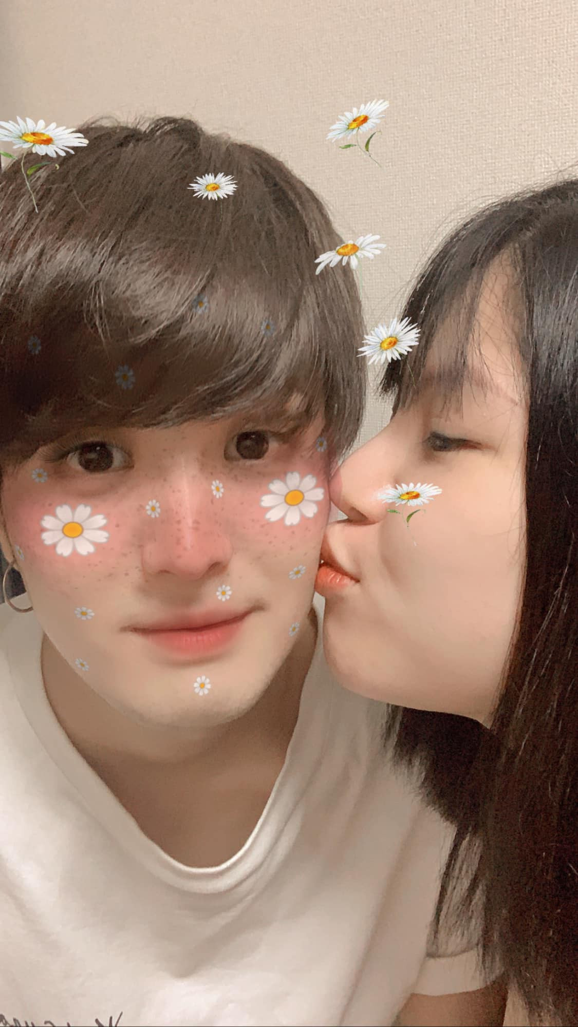 Được biết, cặp đôi quen nhau vào năm 2019 khi Trang làm việc tại một quán rượu trong khi bạn trai là "khách ruột" của quán.