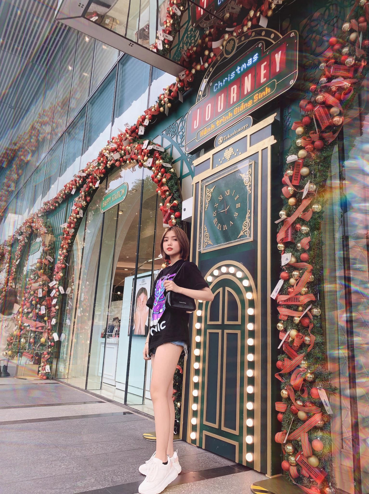 Phi Nhung hiện đang là một người mẫu ảnh quen thuộc cho các shop thời trang, thực hiện các shoot hình của các nhiếp ảnh gia tại Sài Gòn.