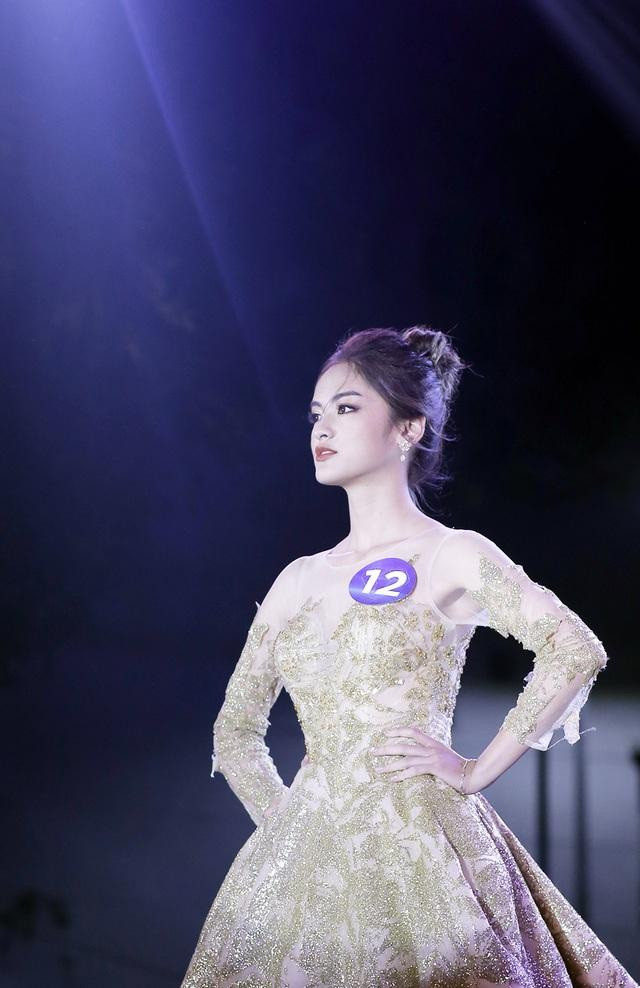 Đăng quang Hoa khôi Đại học Ngoại thương năm 2019, Hà My cũng là gương mặt được cộng đồng mạng chú ý bởi nhan sắc và thành tích nổi bật.