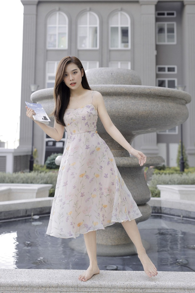 Từ một bức ảnh mặc áo dài cách đây 1 năm, nữ sinh 2K này nhanh chóng nhận được rất nhiều sự quan tâm từ cộng đồng mạng Việt.