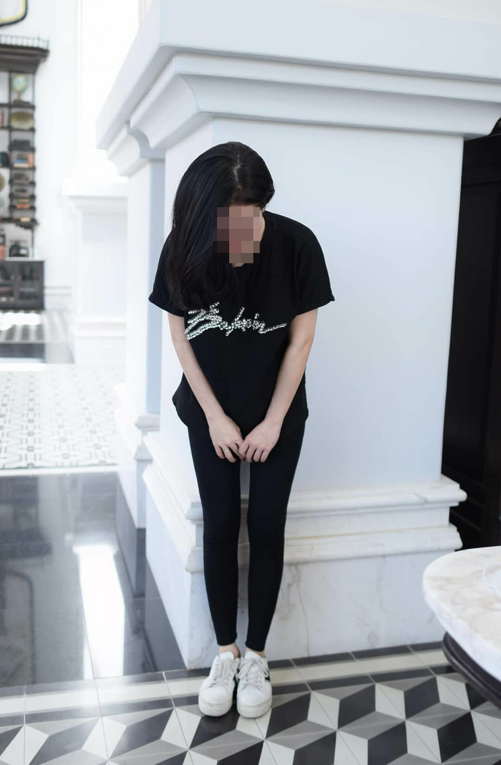 Hôm trước vừa đăng đàn bức xúc cộng đồng mạng giả tạo, hôm sau cô gái này đã lên tiếng xin lỗi.