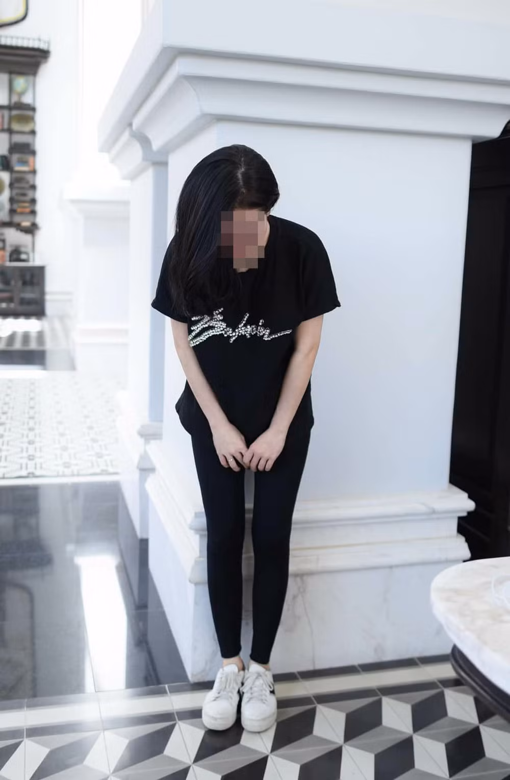 Hôm trước vừa đăng đàn bức xúc cộng đồng mạng giả tạo, hôm sau cô gái này đã lên tiếng xin lỗi.