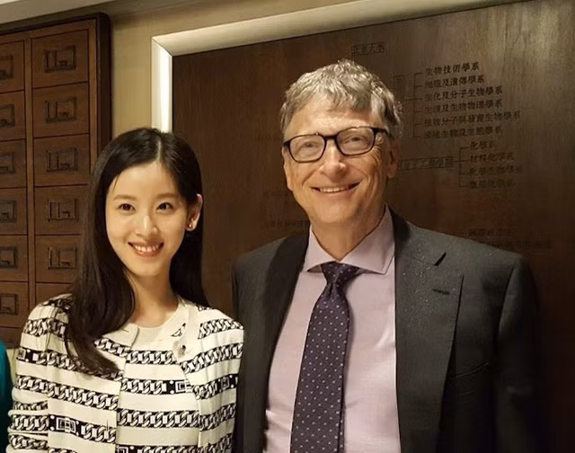 Ở tuổi 27, nàng hot girl năm nào đã sở hữu khối tài sản kếch xù và lọt top 5 tỷ phú dưới 40 tuổi giàu nhất xứ Trung.