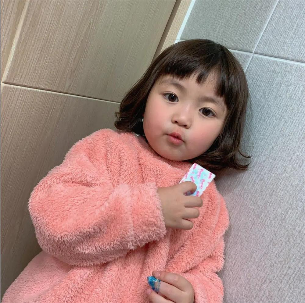 Được biết, hiện tại Jinmiran đã có hai em một trai, một gái. Cả hai bé đều xinh xắn, bụ bẫm giống hệt cô chị. Ảnh: IGNV