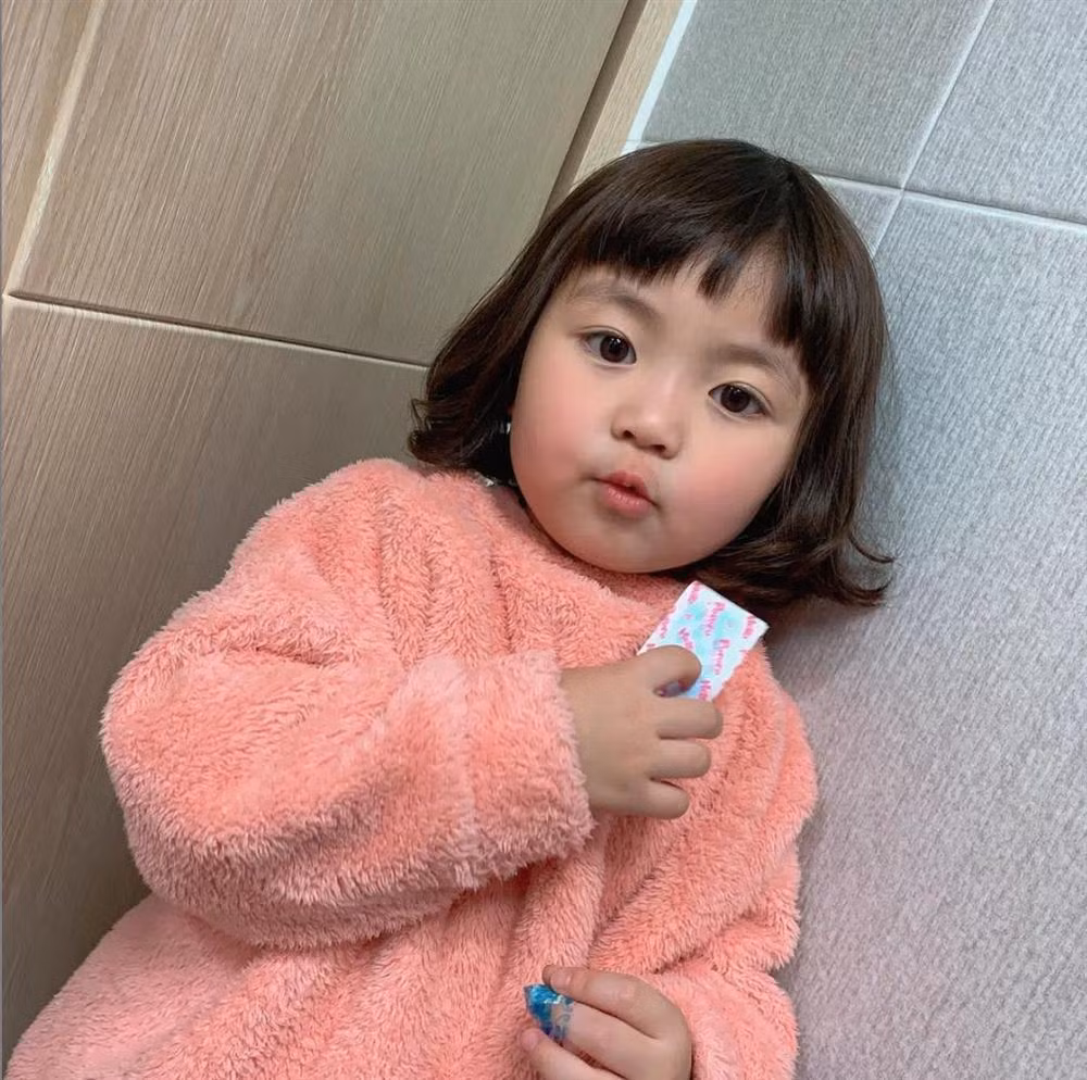 Được biết, hiện tại Jinmiran đã có hai em một trai, một gái. Cả hai bé đều xinh xắn, bụ bẫm giống hệt cô chị. Ảnh: IGNV