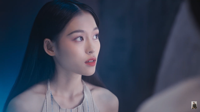 Chính nhờ vào gương mặt xinh đẹp với các đường nét thanh tú mà nữ chính của Erik đã góp phần tạo nên thành công cho sản phẩm âm nhạc mới này.