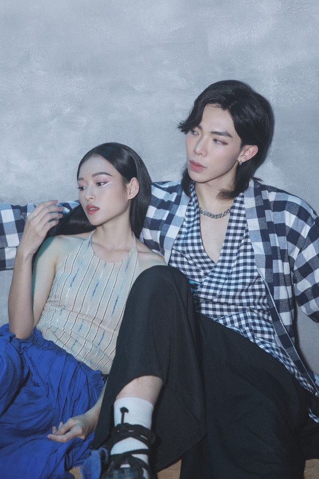 Sở hữu thần thái cuốn hút, đặc biệt gương mặt của nữ chính lại rất quen mặt nên cô nàng nhận được sự chú ý từ cộng đồng mạng.