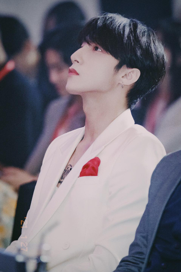 Cư dân mạng đang rất tò mò và bàn luận xôn xao về thông tin trên dù người trong cuộc chưa lên tiếng xác thực.