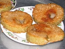 Vì Lễ Tình nhân năm nay đúng vào Tết Nguyên đán nên không ít ông chồng đã nghĩ ra món quà đặc biệt làm từ bánh chưng để tặng cho nửa kia của mình.