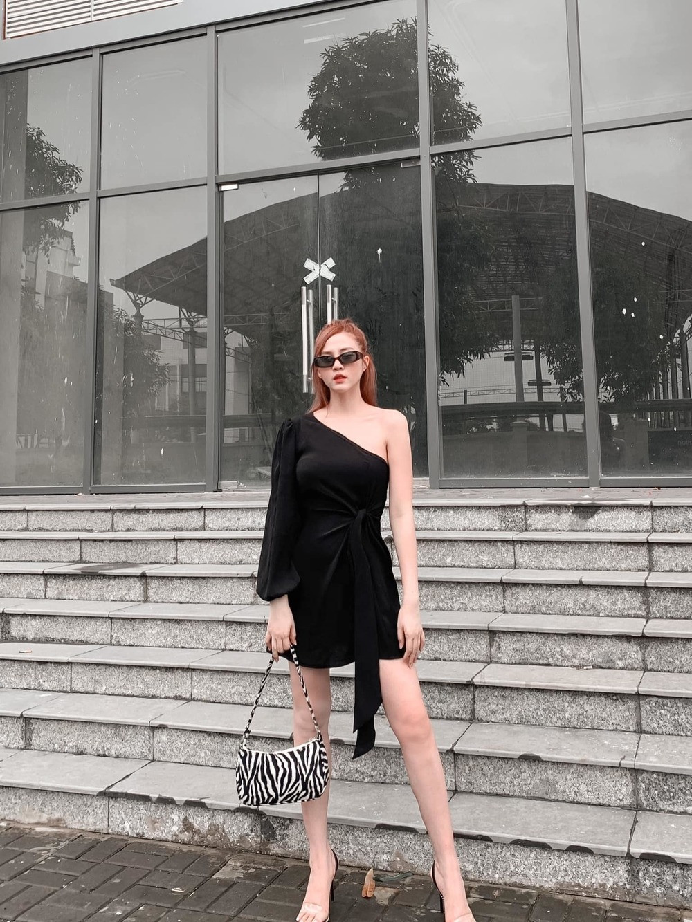 Nhìn vào trang cá nhân có thể thấy rằng cô nàng có cuộc sống hôn nhân khá hạnh phúc bên cạnh hai con.