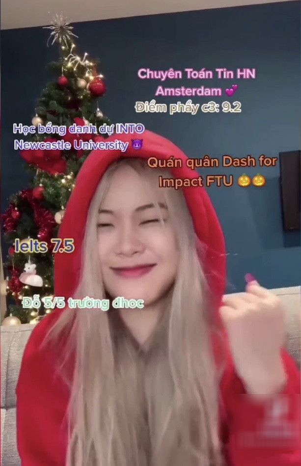 Nhuộm tóc cũng chỉ trích, một cô gái khác đã khoe luôn bảng thành tích học tập của mình. Theo đó, nữ sinh từng theo học tại lớp chuyên Toán - Tin trường THPT Chuyên Hà Nội Amsterdam, điểm trung bình duy trì ở mức 9,2,...