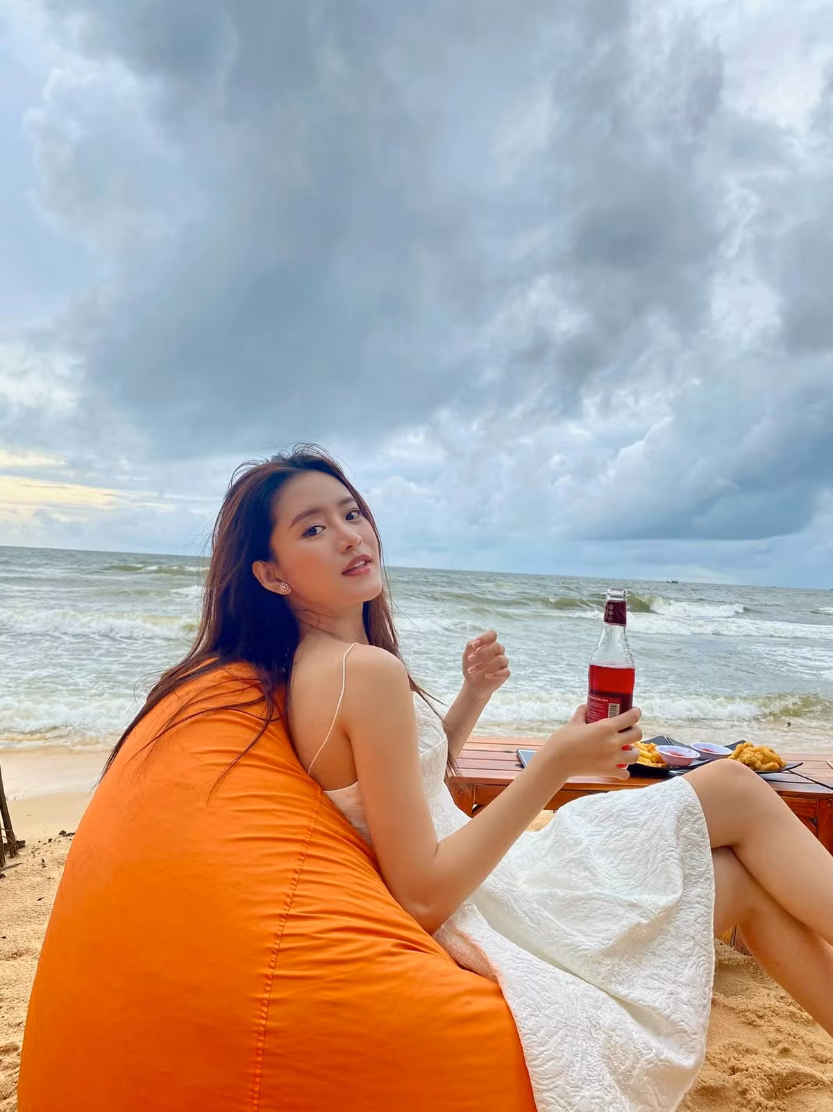 Thuỳ Trâm từng tham gia một số MV ca nhạc và phim ngắn. Được biết cô nàng từng có cơ hội đóng chung quảng cáo với Sơn Tùng M-TP.