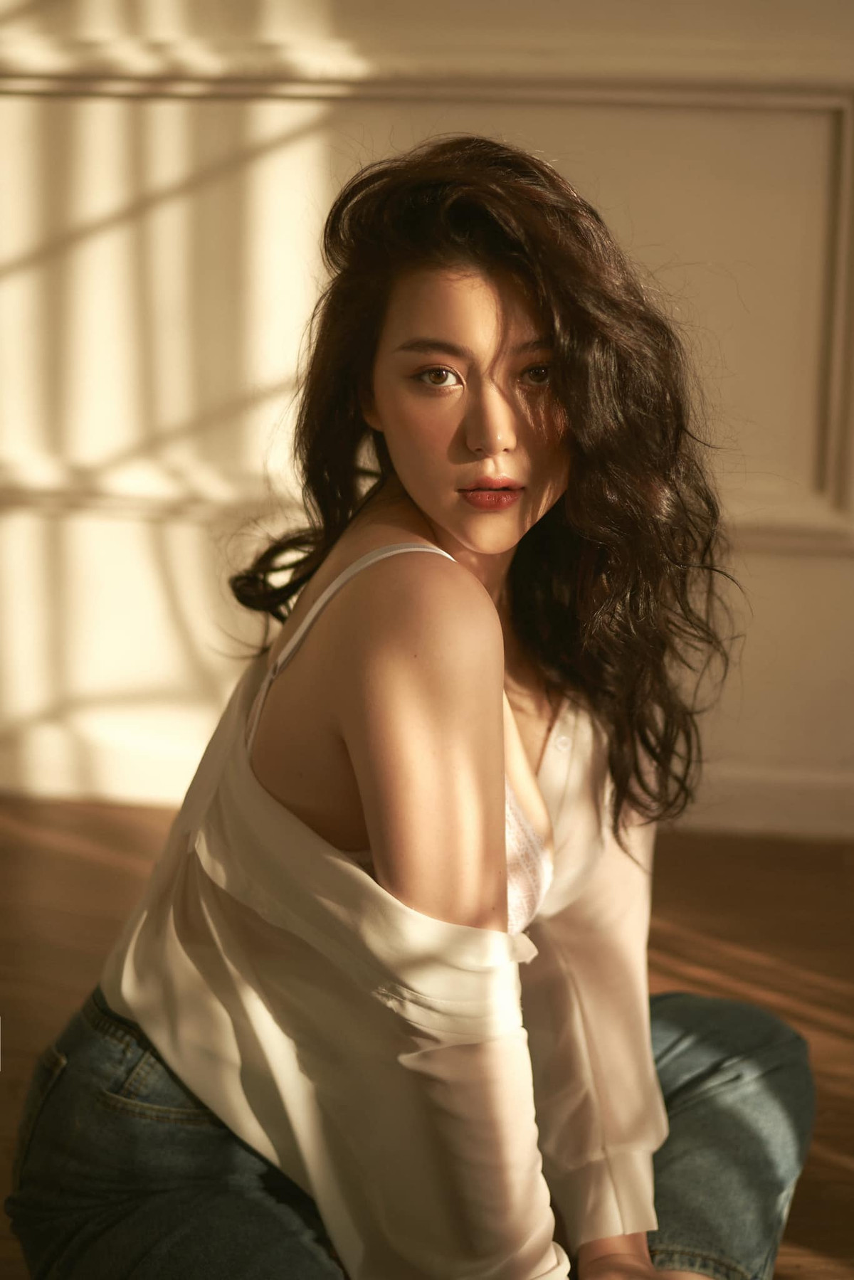 Hot girl Sài thành từng bị nhận xét là sở hữu gu thời trang "chín ép" bởi thân hình mũm mĩm và vòng 1 cực "khủng".