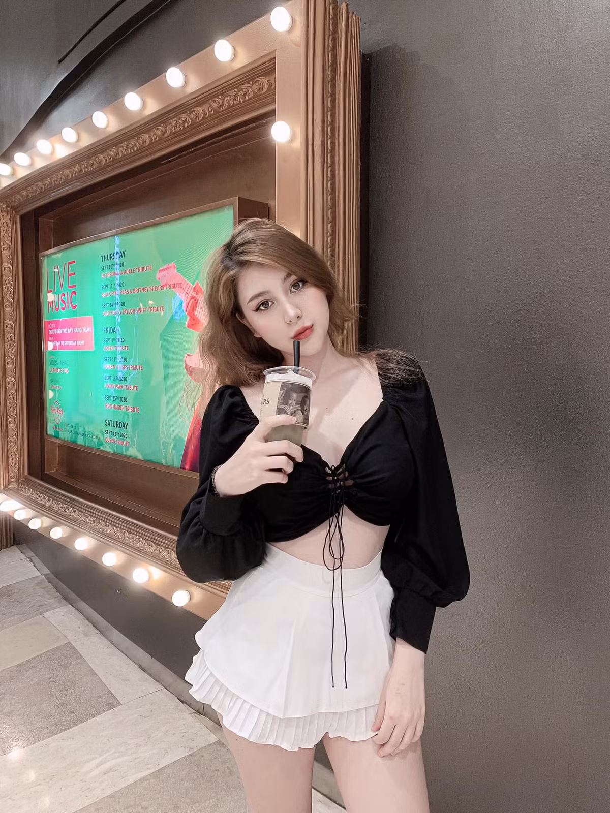 Nhật Anh còn nói thêm để có được thân hình chuẩn như hiện tại, Nhật Anh luôn dành thời gian luyện tập thể thao và có chế độ dinh dưỡng nghiêm ngặt. Ảnh: FBNV