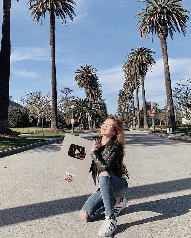 Là một trong những beauty blogger nổi tiếng, Changmakeup (Ngô Quỳnh Trang) luôn thu hút đông đảo sự chú ý từ dân mạng bởi bất kỳ động thái nào trên trang cá nhân.