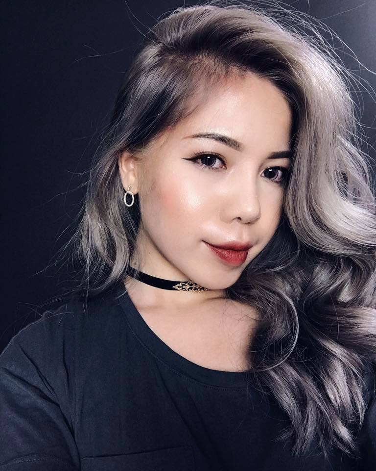 Sau thời gian nổi trên mạng trong vai trò vlogger, Changmakeup dần chuyển sang kinh doanh, cho ra đời dòng son mang tên mình.