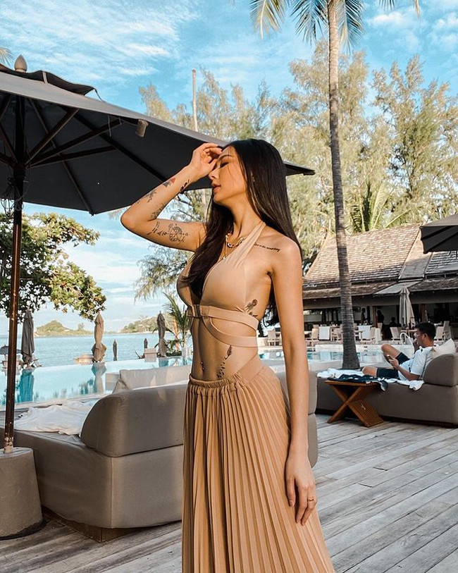 Nhờ chăm chỉ tập luyện, thể thao mà N'Pop Onanong Wongsila có body săn chắc.