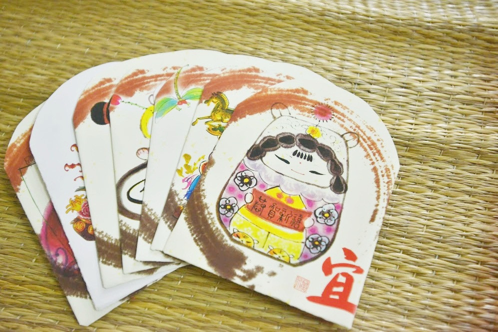 Bao li xi duoc tai che tu lich cu, nhin phat me