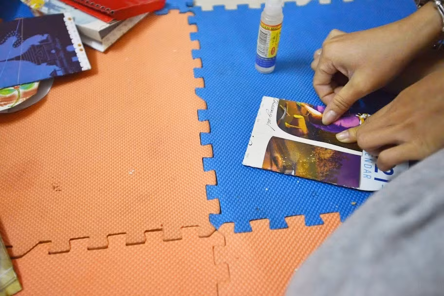 Mỗi ngày, nhóm Irecyle cho ra lò khoảng 400-500 chiếc lì xì đủ loại.