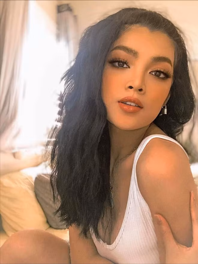 Sắc vóc gợi cảm, gương mặt đẹp và tinh thần quyết tâm cao trở thành lợi thế của Mỹ Kỳ trên đường đua đến vương miện.