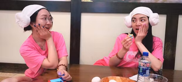 Trân Đài sở hữu đường nét lai Tây với sống mũi cao, lông mày sắc nét và đôi môi dày quyến rũ.