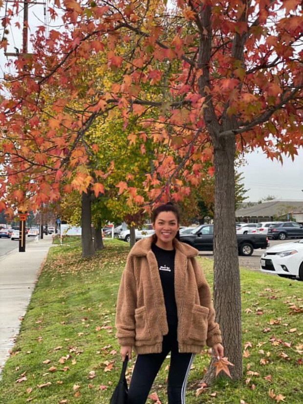 Hình ảnh mặt mộc mới được "khui" ra của cô nàng có phần kém tươi tắn và lộ ra một vài khuyết điểm.