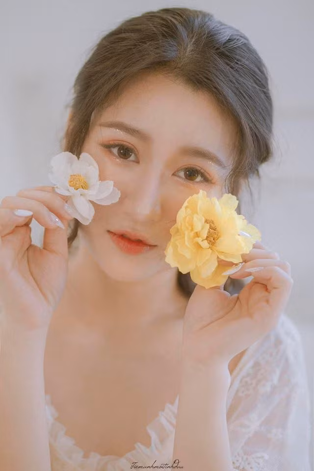 Nguyễn Thu Trang, sinh viên năm thứ ba của Đại học Quốc tế Tokyo (TIU) là hoa khôi du học sinh Việt Nam tại Nhật Bản năm 2020.