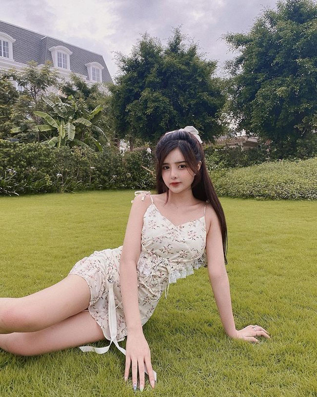 Các bức hình của An Dâu nhận được hàng trăm lượt thích và chia sẻ.