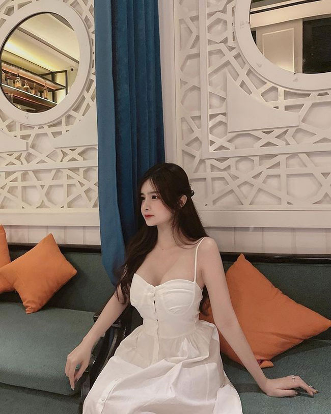 Instagram của cô có hơn 300.000 lượt theo dõi nhưng nàng hot girl lại khá kín tiếng trong chuyện đời tư.