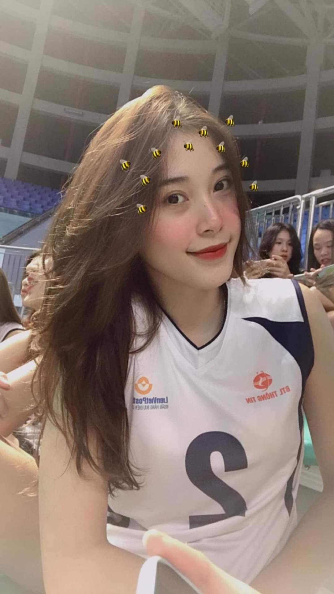 Đặng Thu Huyền được nhiều người trong đội yêu mến vì sự thân thiện, hoà đồng và lễ phép.