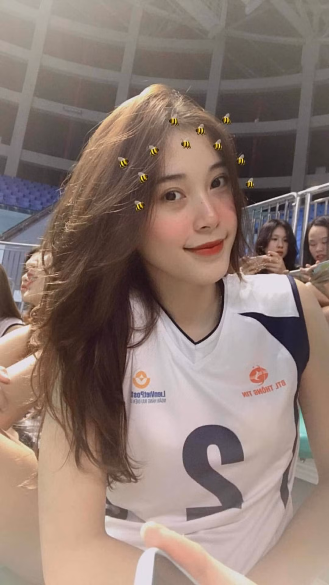 Đặng Thu Huyền được nhiều người trong đội yêu mến vì sự thân thiện, hoà đồng và lễ phép.