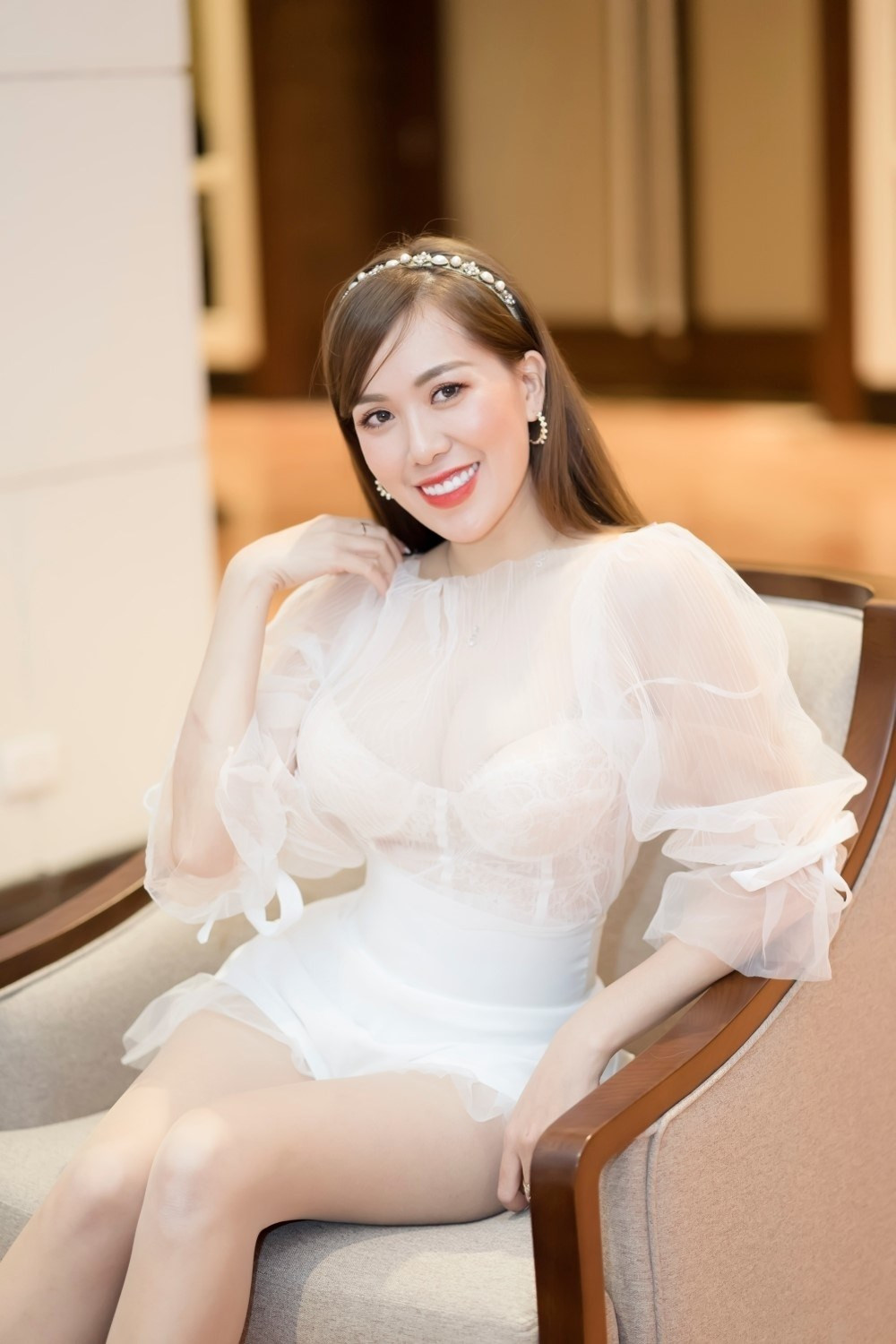 So với trước đây, nhan sắc cựu hot girl ở thời điểm hiện tại có phần khác lạ hơn nhưng nhìn chung cô nàng vẫn luôn xinh đẹp và nóng bỏng.