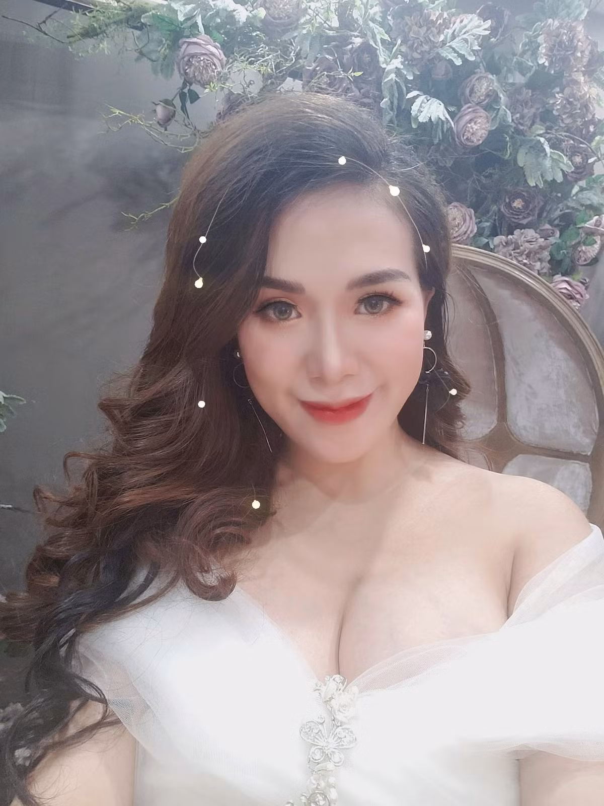 Trải qua hai lần sinh nở nhưng nàng hot girl đời đầu vẫn giữ được sắc vóc "vạn người mê". Ảnh: Facebook nhân vật