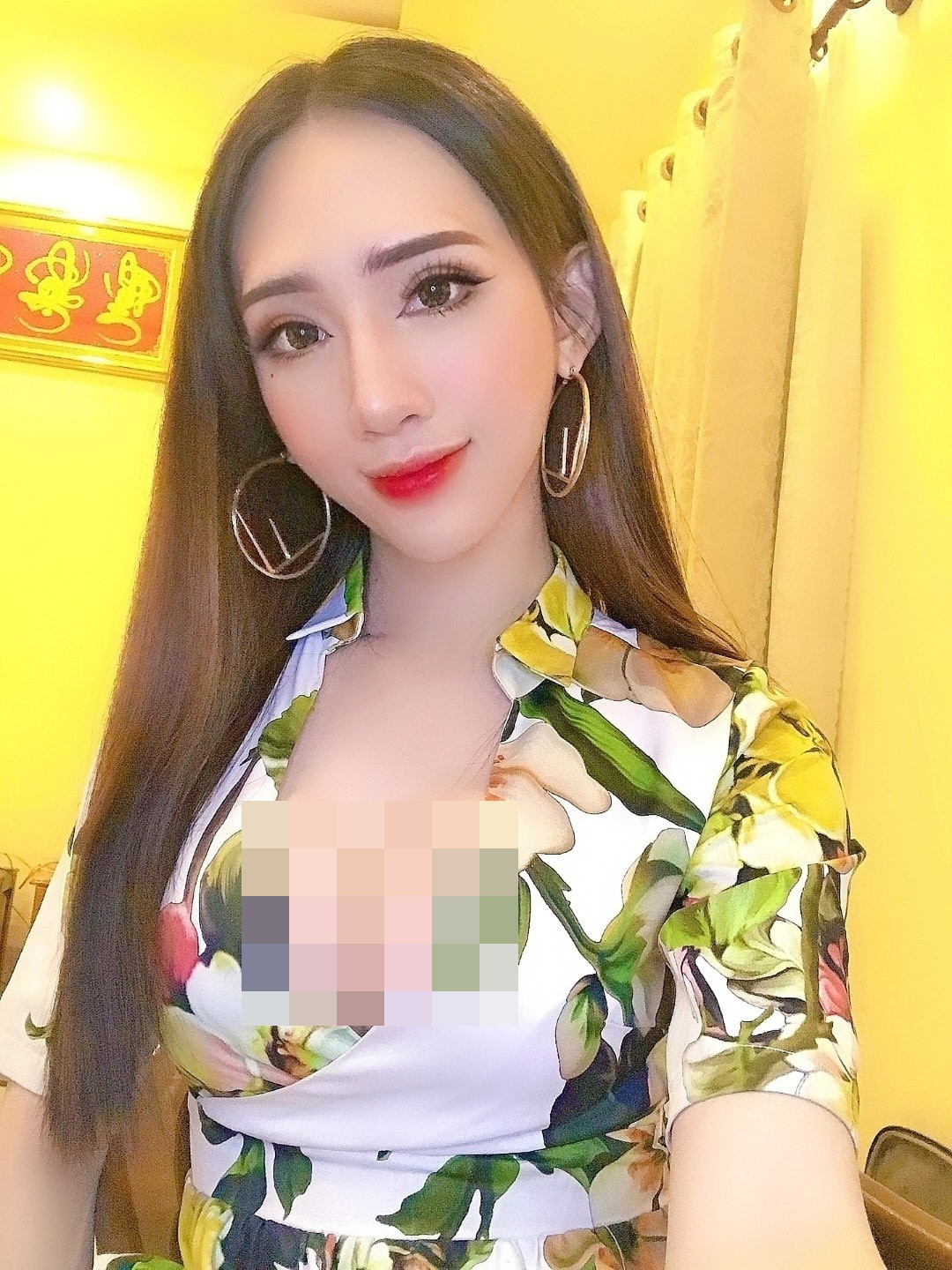 Trước đó, Minh Anh thường tham gia các cuộc thi nhan sắc dành cho người chuyển giới và không ít lần đạt giải.