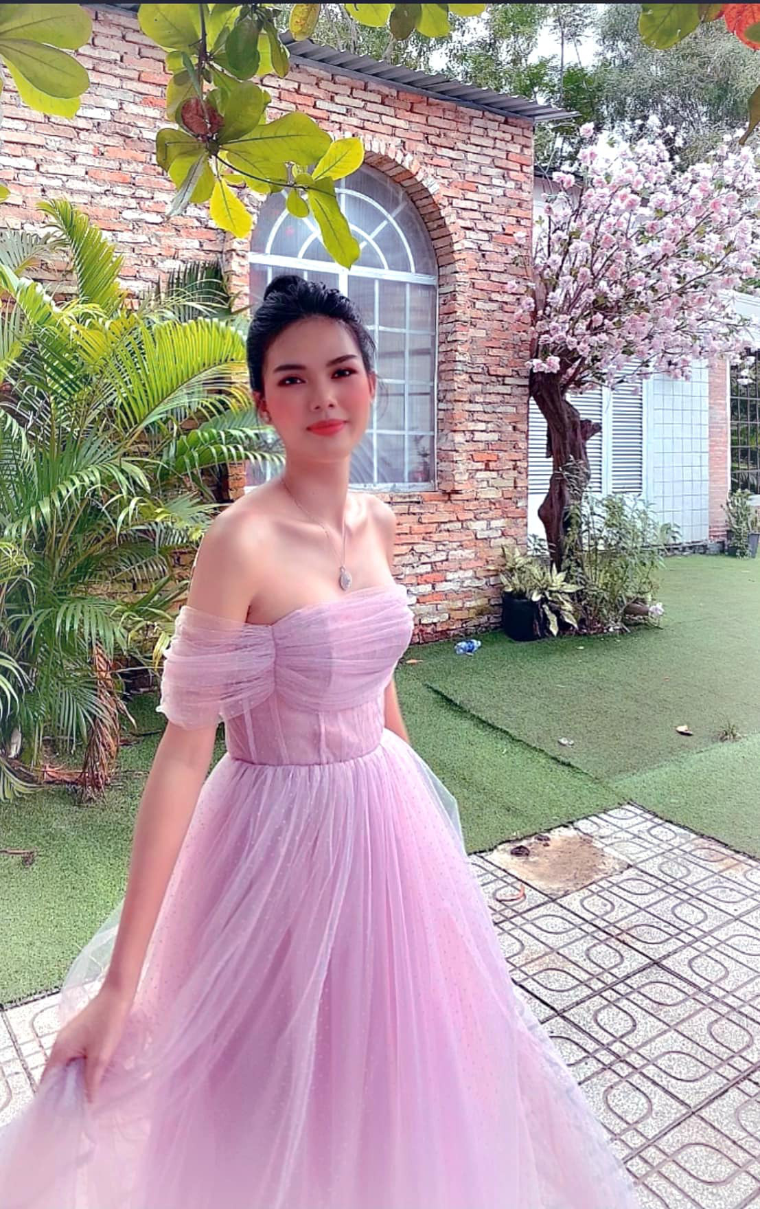 Có thể thấy sau một lần đổ vỡ tình yêu với cầu thủ Lê Thành Phong, Ngọc Trinh bây giờ đang rất hạnh phúc bên tình mới.