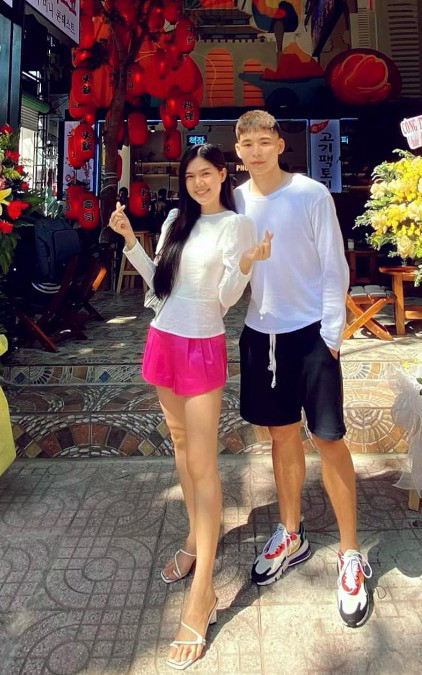 Người đẹp Cần Thơ liên tiếp có hai người tình là cầu thủ bóng đá. Đáng nói, họ đều nhỏ tuổi hơn Lê Ngọc Trinh.