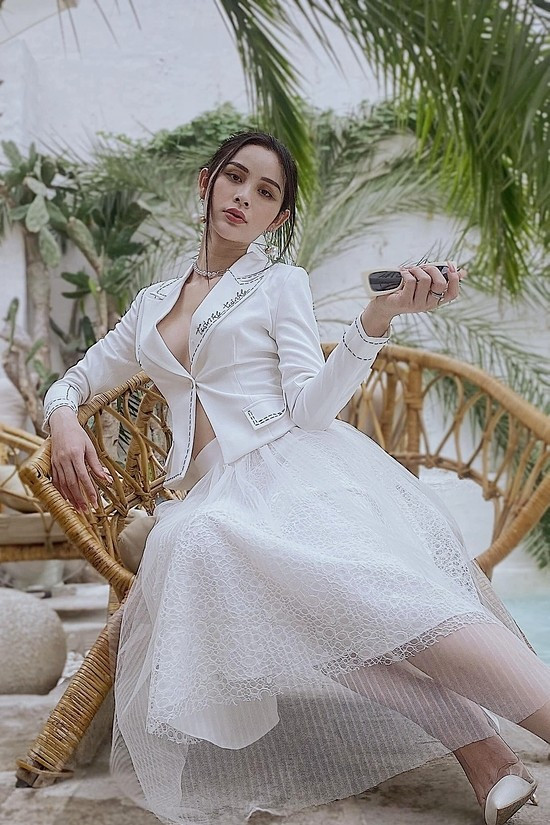 Mới đây, người đẹp chuyển giới Tường Vi tiếp tục khiến dân tình thích thú khi lộ hình ảnh đi thi Next Top Model dành cho cộng đồng LGBT trước đây.