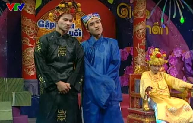 Từ Táo Quân 2004, nghệ sĩ Quốc Khánh thay thế nghệ sĩ Quốc Trượng vào vai Ngọc Hoàng. Xuân Bắc và Công Lý đóng đinh với hai vai diễn quen thuộc chuyên chọc ghẹo hoặc tạo tình huống dở khóc dở cười cho các Táo lên chầu.