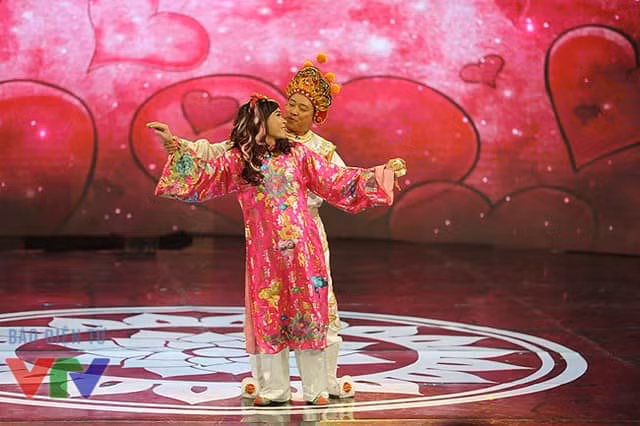 Táo Quân 2016 lấy lại phong độ khi chạm đến nhiều vấn đề nhức nhối của đời sống xã hội đã xảy ra trong năm.