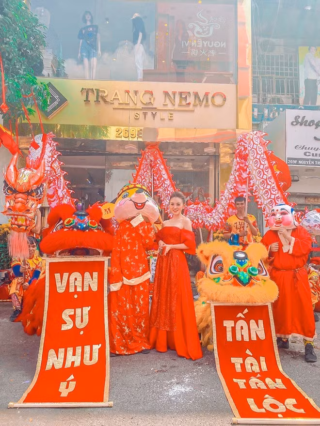 Cô nàng còn sở hữu cho mình một nhãn hiệu thời trang riêng. Ảnh: Tổng hợp